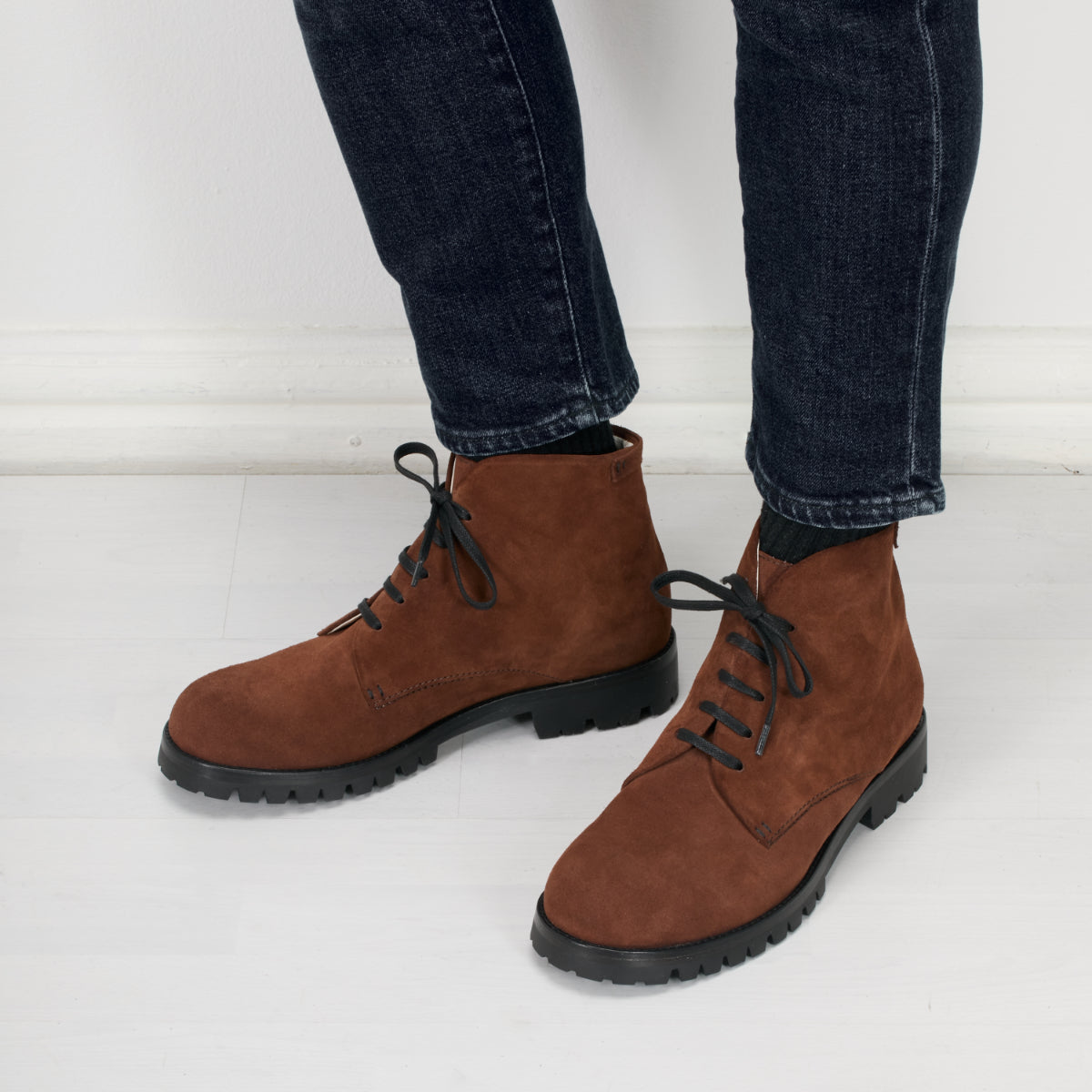 Men Ola Vibram Boot Suede Brown